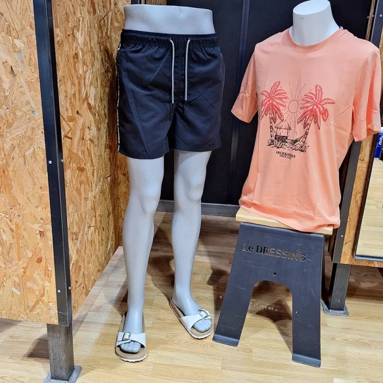 Vente de t-shirts pour hommes à Cavaillon, Cavaillon, LE DRESSING